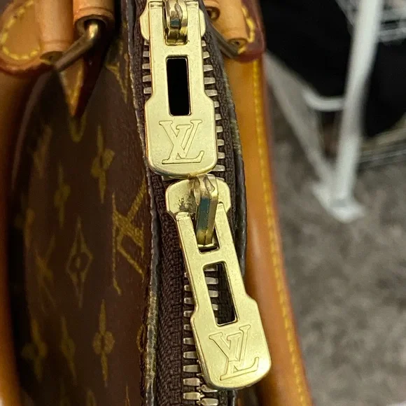 ❤️LV ALMA PM MONOGRAM❤️ - Picture 6 of 16